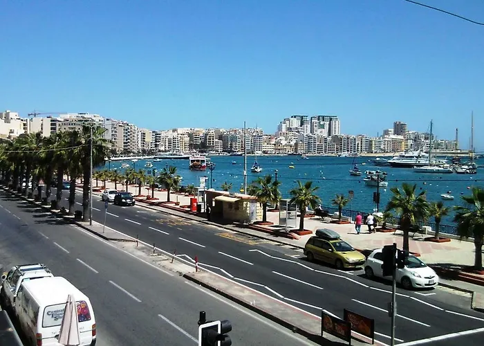 Valletta&Harbour Views Apartment in Central Sliema