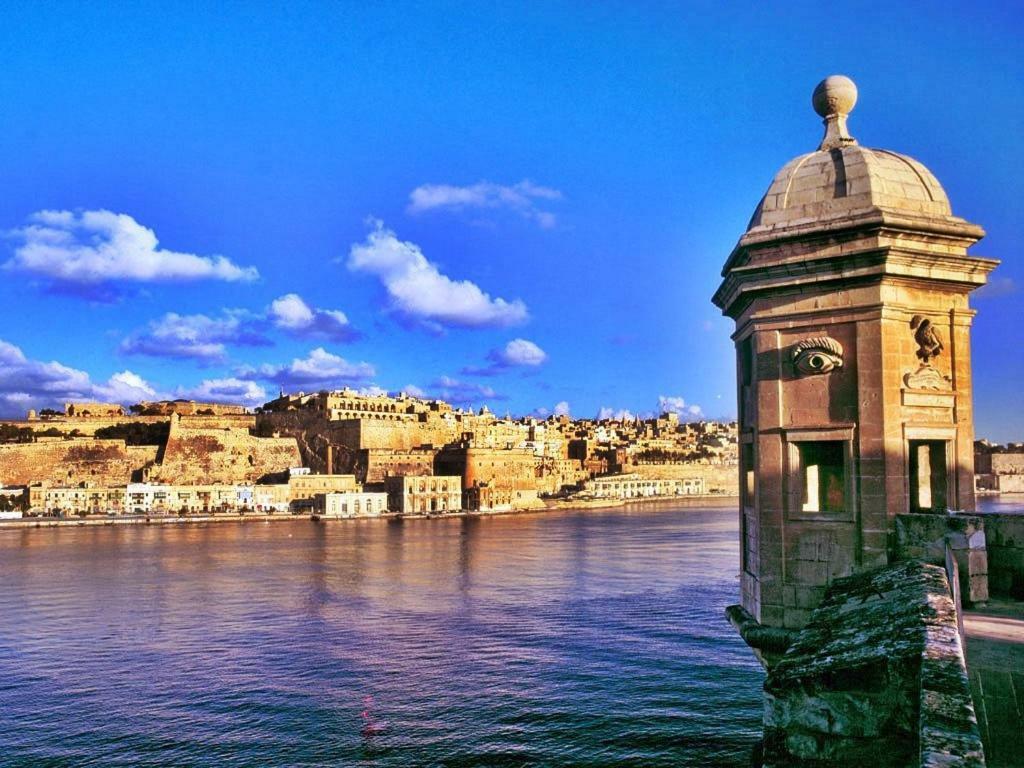 Spacious, Location Sliema